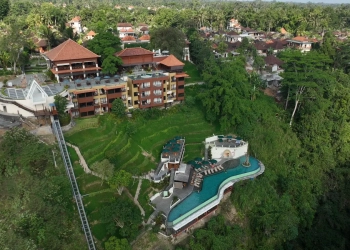 METLAND CATATKAN KENAIKAN LABA