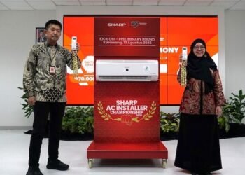Perwakilan Sharp meresmikan program Sharp AC installer championship 2025. [Dok Foto: Sharp]