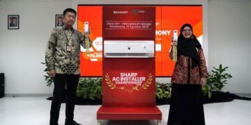 Perwakilan Sharp meresmikan program Sharp AC installer championship 2025. [Dok Foto: Sharp]