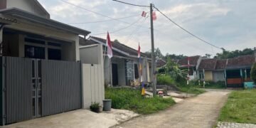 Salah satu perumahan bersubsidi di Tajurhalang, Kabupaten Bogor, Jawa Barat, yang beberapa rumahnya sudah dihuni oleh pemiliknya. [Dok. Foto: Propertiplus.id/Andr. Saputri)