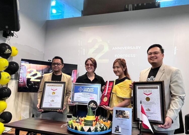 Perayaan tersebut dihadiri oleh Vice Presiden of People & Culture JBS Perkasa Sylvia Tina, National Sales Manager Mevvah JBS Perkasa Reynaldi, Assistant National Sales Manager Modern Trade Suyudono Arraisy, dan Marketing Communications & Brand Strategist JBS Perkasa Fanny Tanuraharja, di kantor Fortress, Tangerang, Sabtu (23/8).