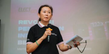 Shirline Tan, General Manager ElectGo Indonesia saat memberikan 
pemaparan dipeluncuran ElectGo.id, Kamis (15/1/2026).